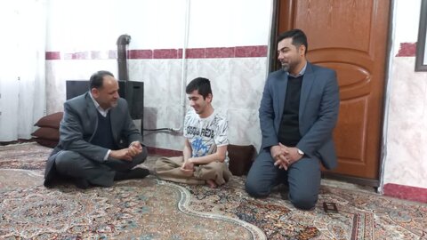 بانه| دیدار مدیر حراست بهزیستی کردستان با معلول موفق بانه ای