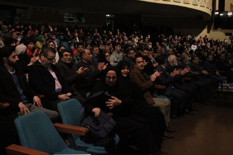 گزارش تصویری | معلولین البرزی میهمان  اختتامیه بخش فراگیر چهل و دومین جشنواره تئاتر فجر