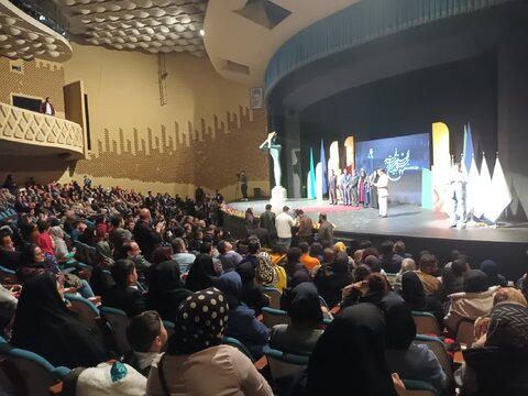 گزارش تصویری | معلولین البرزی میهمان  اختتامیه بخش فراگیر چهل و دومین جشنواره تئاتر فجر