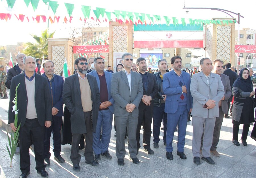 حضور مدیر کل و کارکنان بهزیستی استان اصفهان در گلستان شهدا