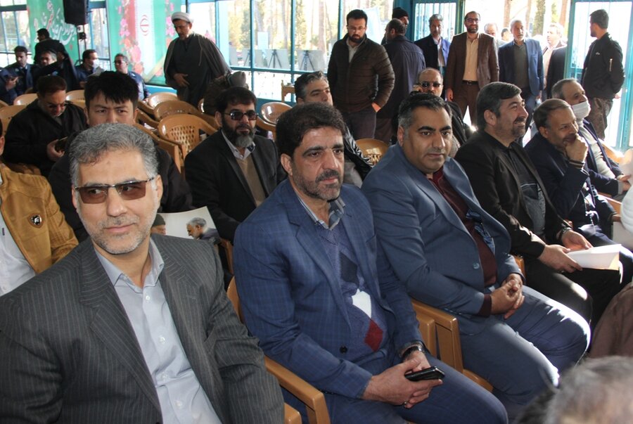 حضور مدیر کل و کارکنان بهزیستی استان اصفهان در گلستان شهدا