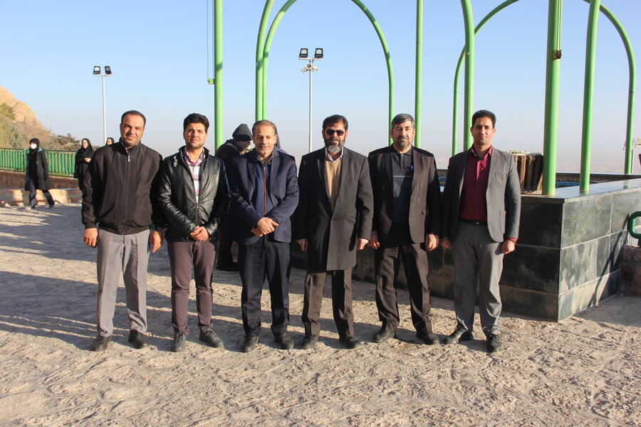 حضور مدیر کل و کارکنان بهزیستی استان اصفهان در گلستان شهدا