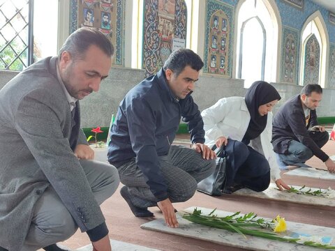 گزارش تصویری | غبارروبی و عطر افشانی گلزار شهدا در شهرستان های استان مازندران