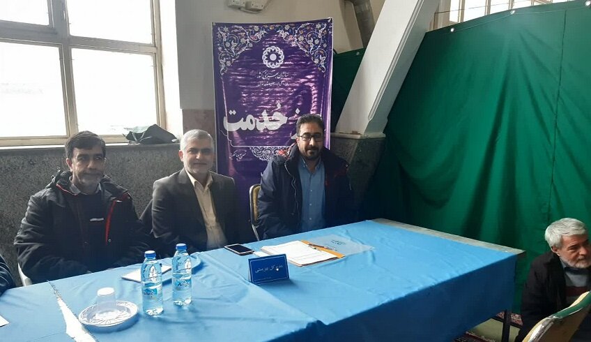 برگزاری میز خدمت در دومین روز دهه فجر انقلاب اسلامی در محل نماز جمعه 