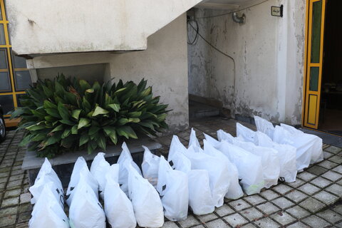 گزارش تصویری | توزیع ۳۰۰ بسته پوشاک زمستانی بین فرزندان تحت حمایت بهزیستی گیلان