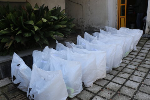 گزارش تصویری | توزیع ۳۰۰ بسته پوشاک زمستانی بین فرزندان تحت حمایت بهزیستی گیلان
