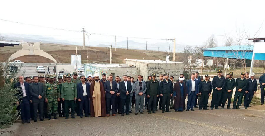 🔸چگنی[] غبار روبی گلزار مطهر شهدای شهرستان چگنی بمناسبت چهل و پنجمین سالروز پیروزی انقلاب