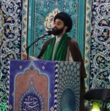 فیروزکوه | استقرار میز خدمت بهزیستی در نماز جمعه مسجد امام حسین (ع)