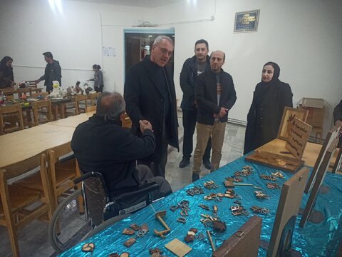 برپایی نمایشگاه صنایع دستی توانخواهان در کامیاران