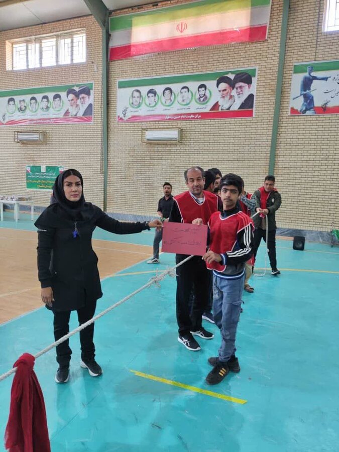 بازیهای بومی و محلی روستایی با حضور معلولین در شهر دلوار شهرستان تنگستان