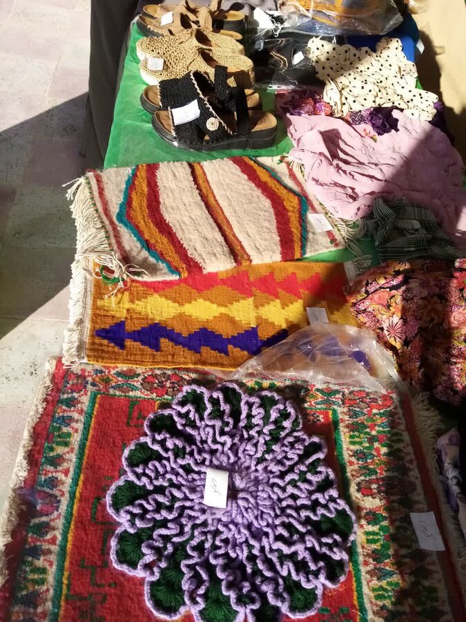 برگزاری جشنواره غذاهای محلی و صنایع دستی معلولین و زنان سرپرست خانوار بهزیستی دشتستان در شهر دالکی