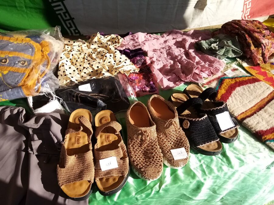 برگزاری جشنواره غذاهای محلی و صنایع دستی معلولین و زنان سرپرست خانوار بهزیستی دشتستان در شهر دالکی