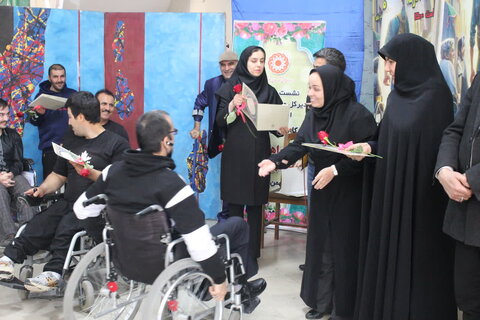 گزارش تصویری| مدیرکل بهزیستی استان البرز گروه هنری تئاتر معلولین نظرآباد دیدار کرد