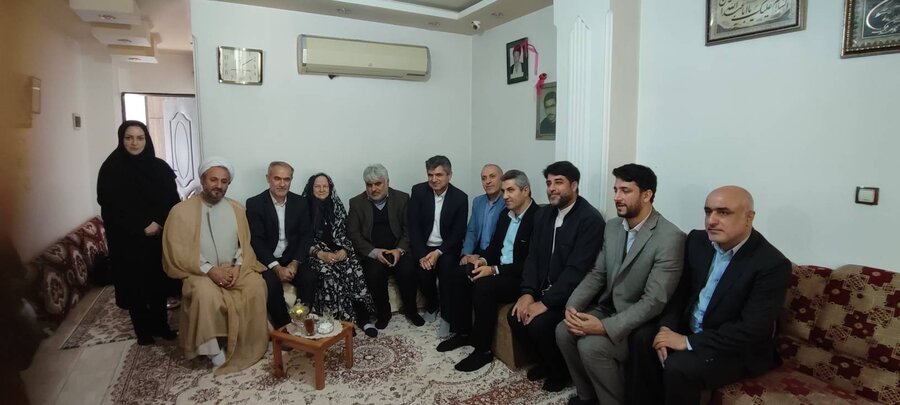 دیدار سرپرست بهزیستی گیلان با خانواده شهید "مصطفی میرحسینی" در شهرستان آستانه اشرفیه