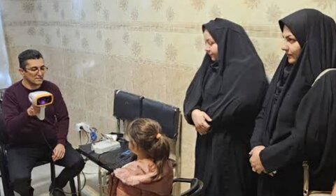 بازدید رئیس بهزیستی شاهین دژ از طرح غربالگری بینایی کودکان ۳ تا ۶ سال