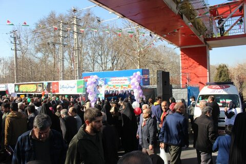 گزارش تصویری | تجلّی حضور مدیرکل ،کارکنان و مددجویان بهزیستی البرز در راهپیمایی یوم الله ۲۲ بهمن در کنار سایر اقشار جامعه