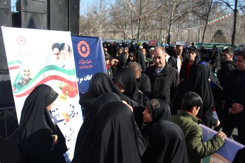 گزارش تصویری | تجلّی حضور مدیرکل ،کارکنان و مددجویان بهزیستی البرز در راهپیمایی یوم الله ۲۲ بهمن در کنار سایر اقشار جامعه