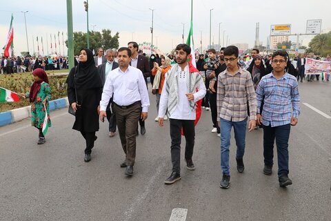 حضور پرشور کارکنان بهزیستی هرمزگان در راهپیمایی ۲۲ بهمن