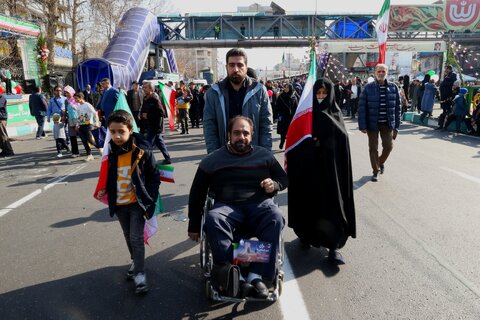 تجلی حضور کارکنان و جامعه هدف سازمان بهزیستی در راهپیمایی ۲۲ بهمن
