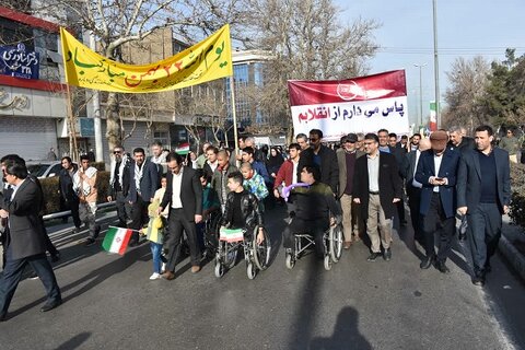 گزارش تصویری| حضور پرشور مدیرکل و کارکنان بهزیستی خراسان رضوی در راهپیمایی ۲۲ بهمن