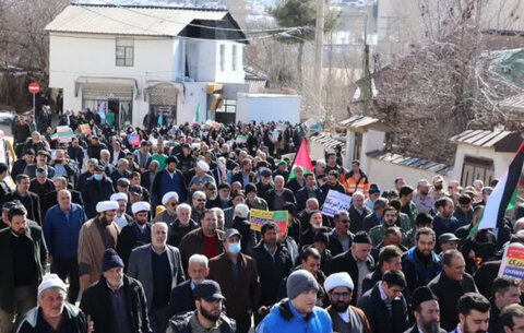 طالقان | حضور رئیس ،کارکنان و جامعه هدف بهزیستی شهرستان طالقان در راهپیمایی ۲۲ بهمن