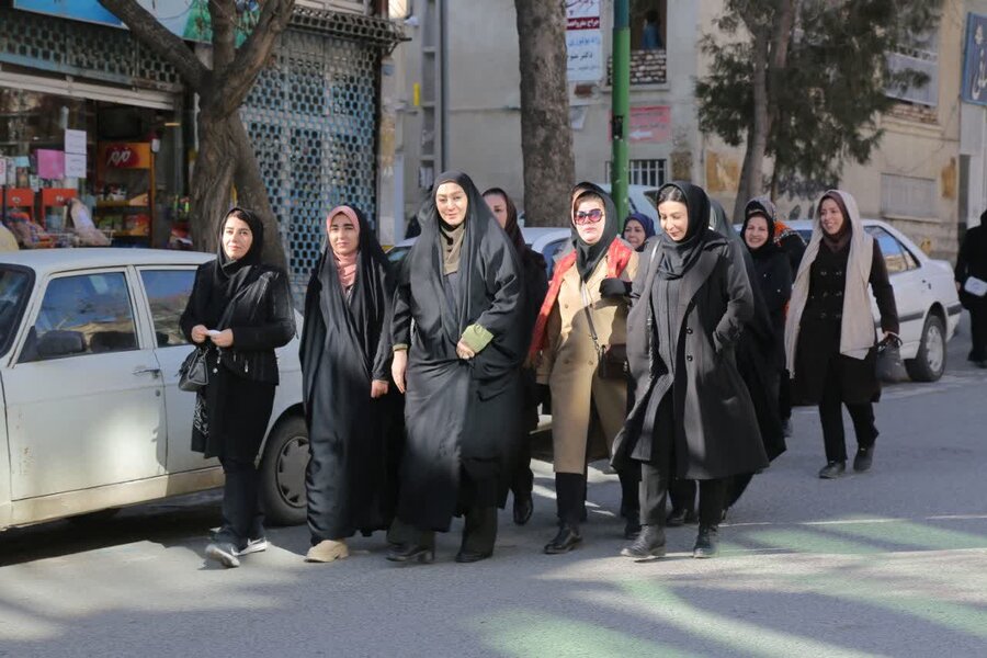 تجلی حضور کارکنان و جامعه هدف سازمان بهزیستی استان کردستان در راهپیمایی ۲۲ بهمن