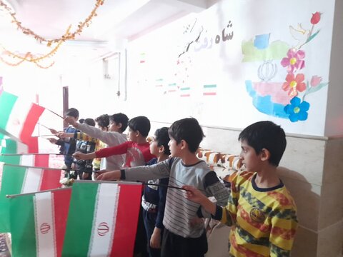 گزارش تصویری | حضور فرزندان مقیم در خانه نگهداری در مراسم یوم الله 22 بهمن