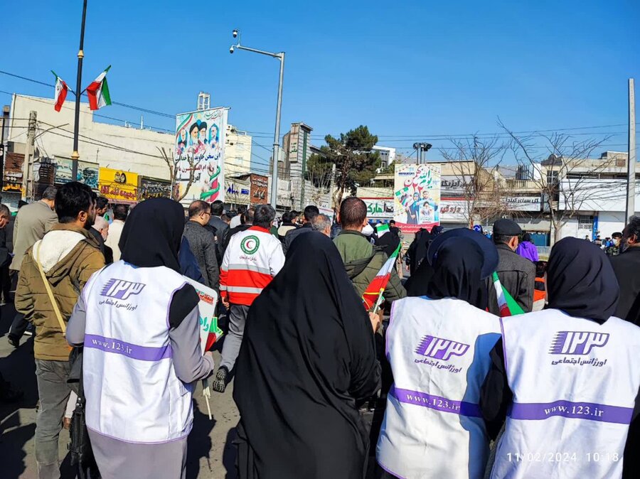 حضور پرشور کارکنان بهزیستی شهرستان قدس در راهپیمایی ۲۲ بهمن