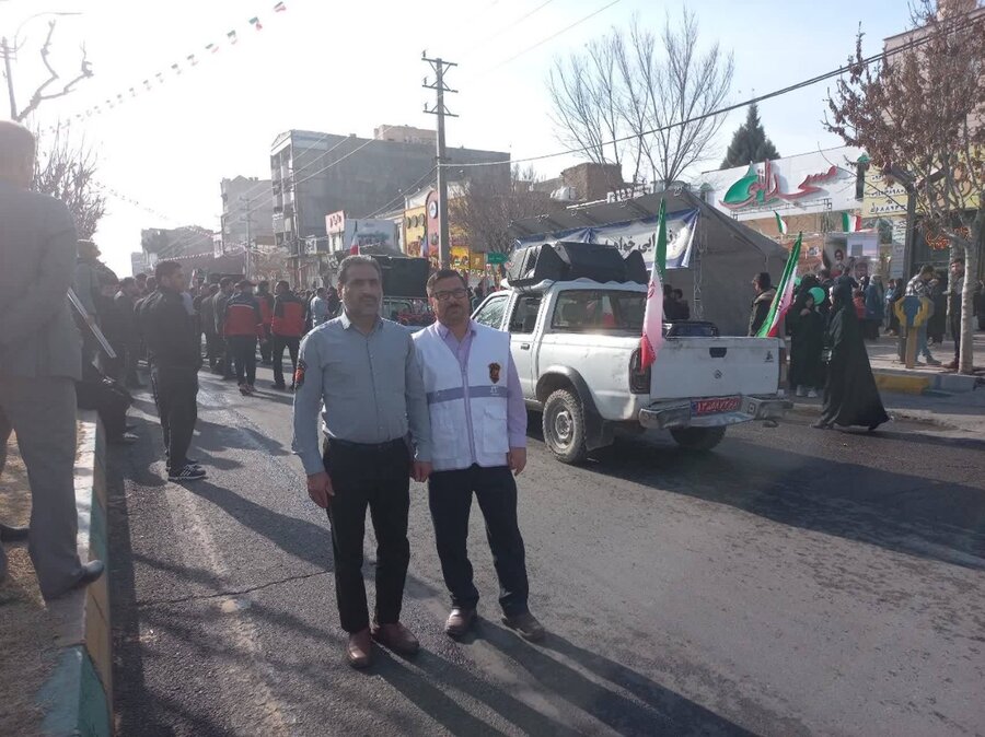 رباط کریم | گزارش تصویری | حضور پرسنل بهزیستی و اورژانس اجتماعی در راهپیمایی ۲۲ بهمن