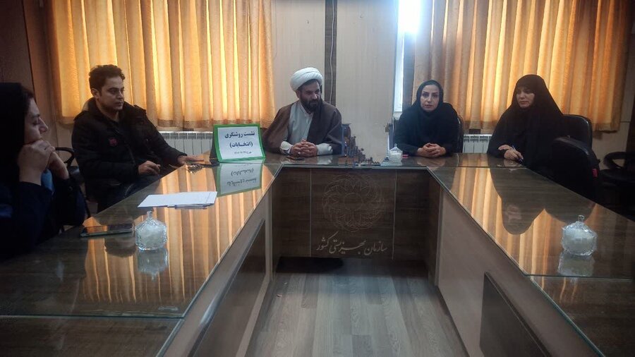 کامیاران/ نشست بصیرتی و روشنگری با موضوع انتخابات