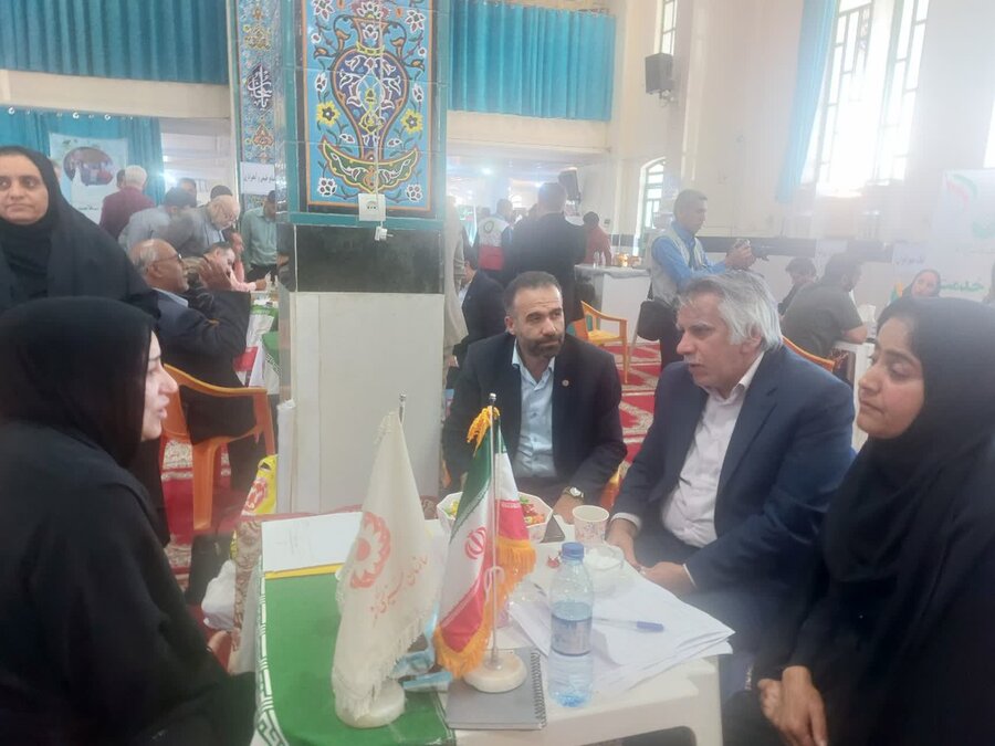برپایی میز خدمت اداره بهزیستی شهرستان دیلم با حضور سرپرست بهزیستی استان بوشهر