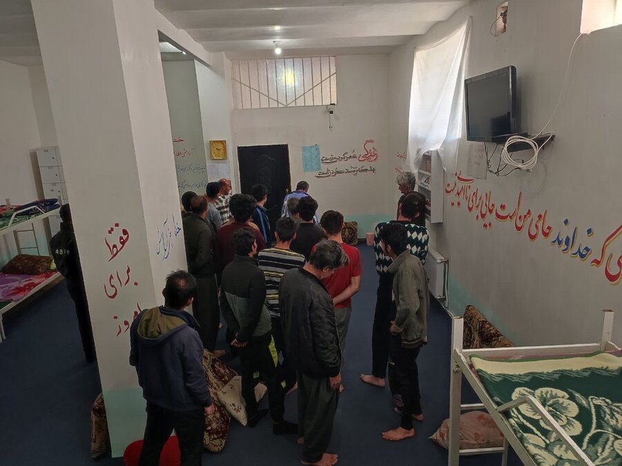 مریوان / جلسه جهاد تبیین و انتخابات در مرکز ترک اعتیاد
