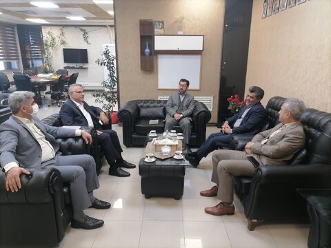 جلسه مدیرکل بهزیستی با مدیریت شعب بانک ملت استان خوزستان 