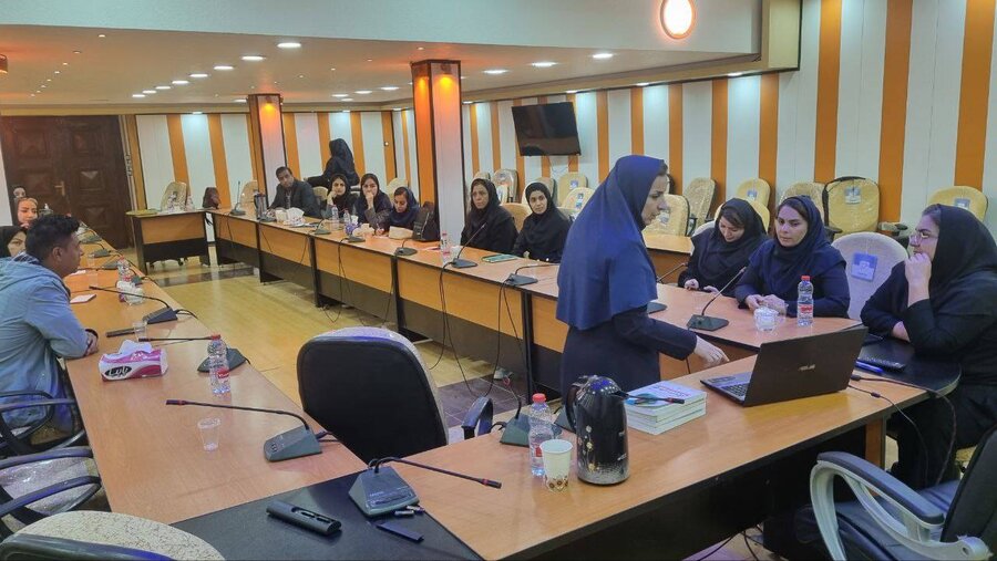 برگزاری دوره آموزشی «مشکلات رفتاری، عاطفی و هیجانی کودکان و نوجوانان» در بهزیستی بوشهر
