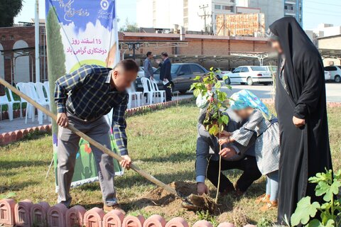 گزارش تصویری| برگزاری آیین گرامیداشت روز درختکاری  و ترویج فرهنگ فرزندپذیری در بهزیستی خوزستان