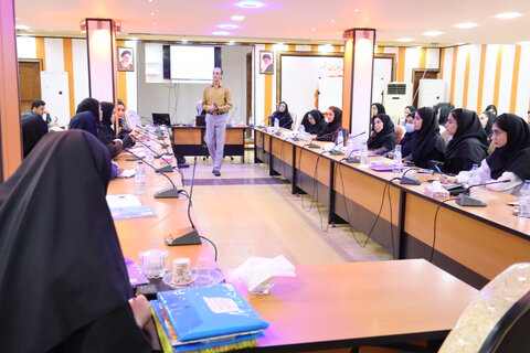 برگزاری کارگاه آموزش پیشگیری و مداخله در خودکشی در بهزیستی استان بوشهر