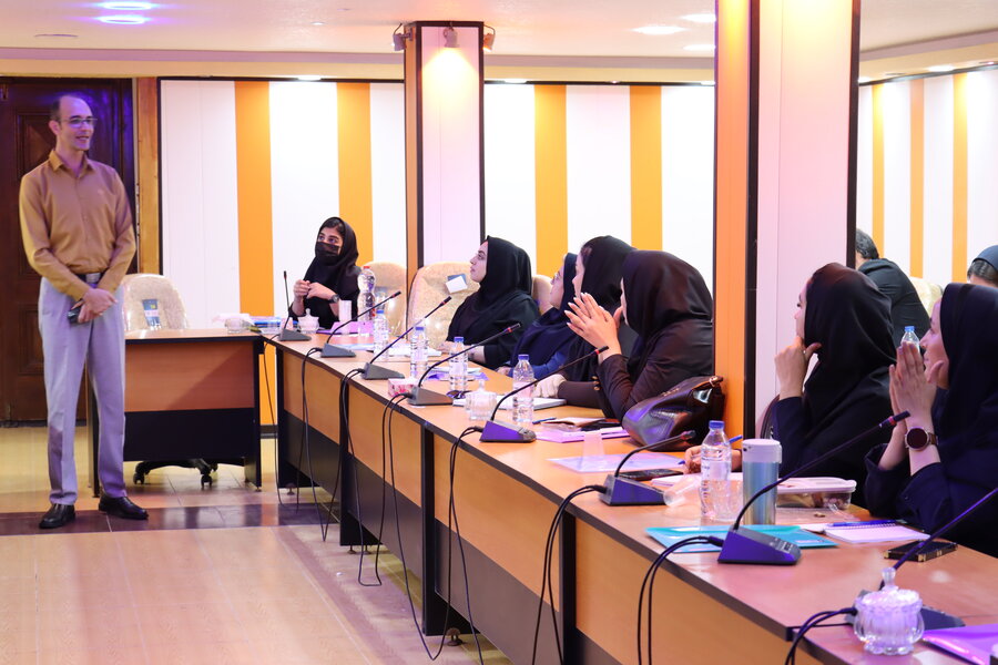 برگزاري كارگاه آموزش پيشگيري و مداخله در خودكشي در بهزیستی استان بوشهر