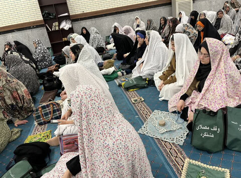 ساوجبلاغ | حضور جمعی ازجامعه هدف دراولین نماز جمعه ماه مبارک رمضان