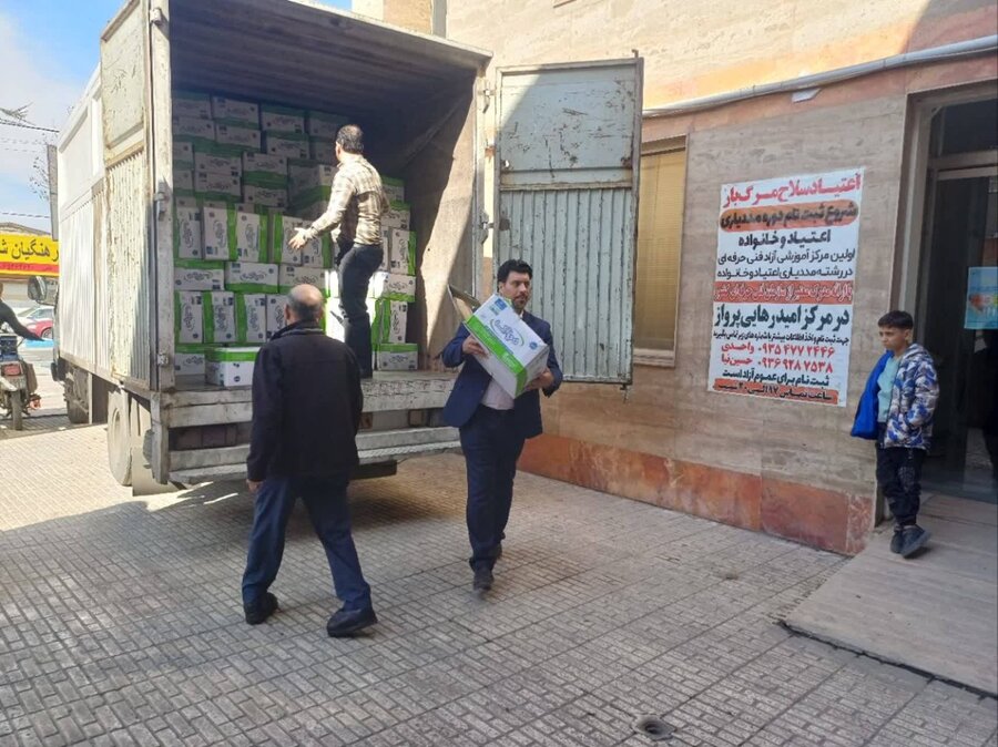 شهریار| توزیع ۴۸۷۲ بسته پوشک  بزرگسال به  ۴۰۶مددجوی بسترگرای تحت پوشش بهزیستی شهرستان