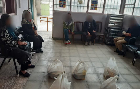 ساوجبلاغ | در آستانه سال نو بسته های کمک معیشتی ارزاق بین مددجویان ساوجبلاغی توزیع شد