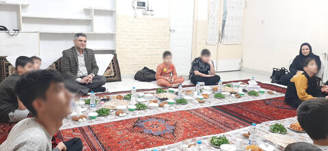 افطار سرپرست بهزیستی گیلان همراه با فرزندان خانه شبانه روزی کیمیای هستی در شهرستان رشت