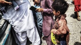 گزارش تصویری | توزیع ۱۷۰ قواره لباس کودک به مناسبت عید رمضان و نوروز در نیکشهر