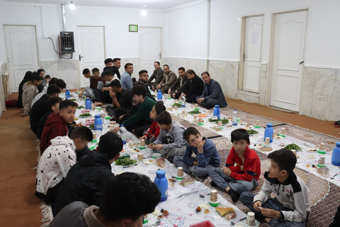 برگزاری ضیافت افطاری در کنار فرزندان خانه امام رضا (ع) اردبیل