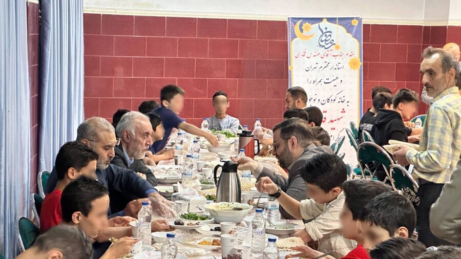 ضیافت افطار در کنار فرزندان بهزیستی با حضور استاندار تهران برگزار شد
