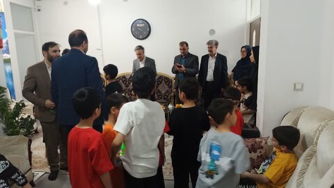 قرچک | بازدید فرماندار قرچک از مرکز نگهداری شبانه روزی شبه خانواده زنجیره مهر