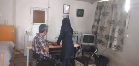شهریار | انجام معاینه مددجویان مرکز همیاران پاکان رهایی و طلیعه سبز رهایی توسط کارشناسان مرکز بهداشت