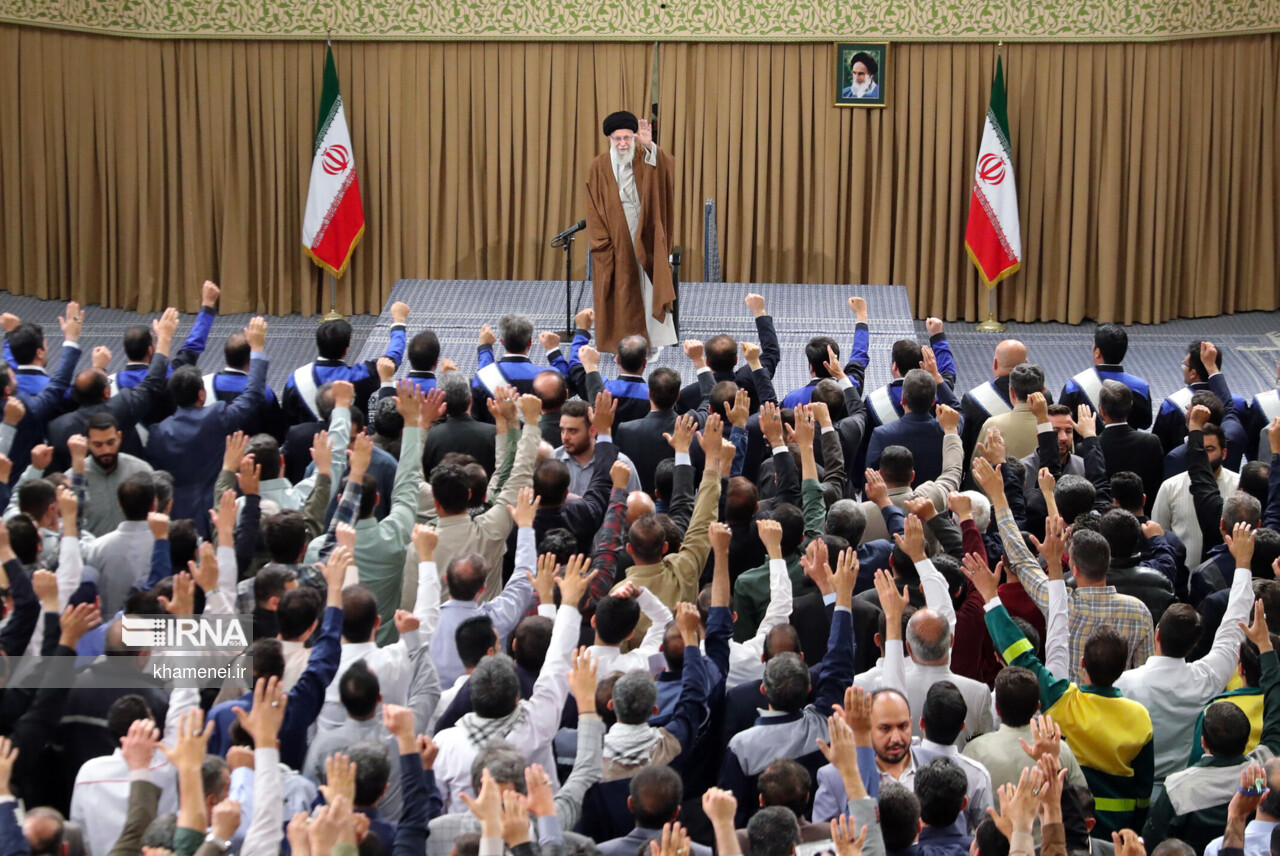 دیدار کارکنان بهزیستی گیلان و جمعی از جامعه کارگری استان با مقام معظم رهبری