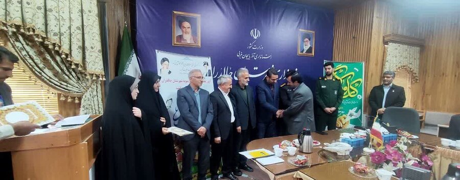 تجلیل فرماندار چالدران از کارگر نمونه بهزیستی شهرستان