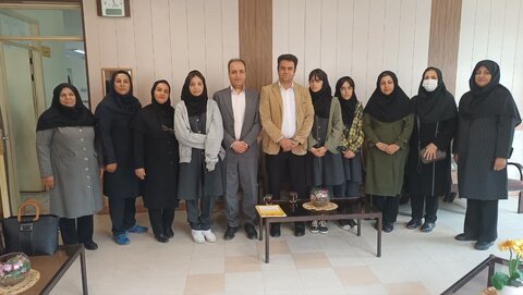 شهرستان همدان| تقدیر از معلمان دبیرستان حضرت فاطمه سلام الله علیها  توسط  رئیس بهزیستی شهرستان