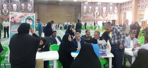 گزارش تصویری| تنگستان | برگزاری میز خدمت در مصلی شهر اهرم با حضور مدیر کل بهزیستی استان بوشهر